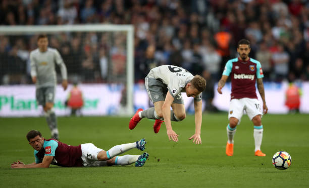 左后卫出自 左后卫出自