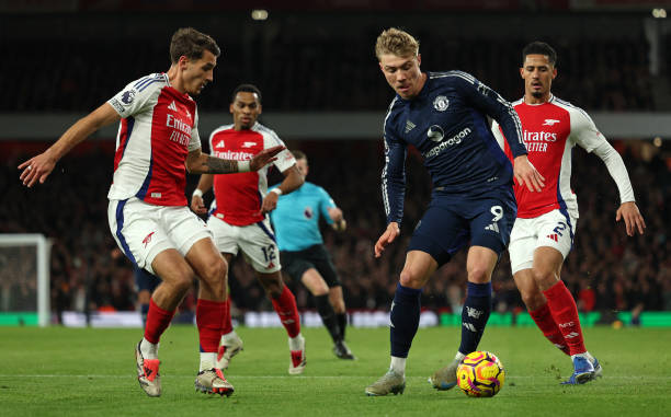 更是对他在 更是对他在