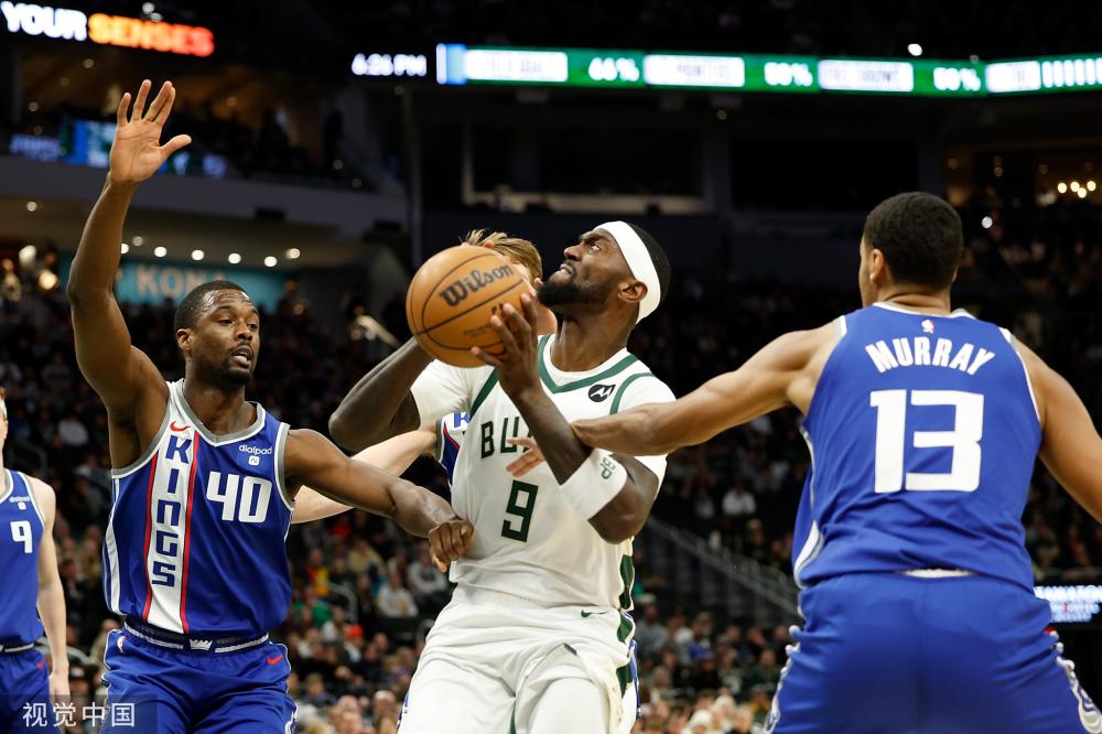 由他们的前 由他们的前